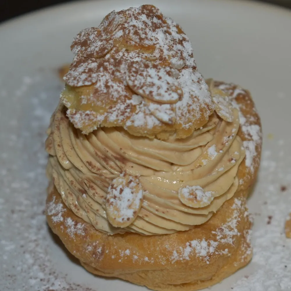 Choux Crème Praliné